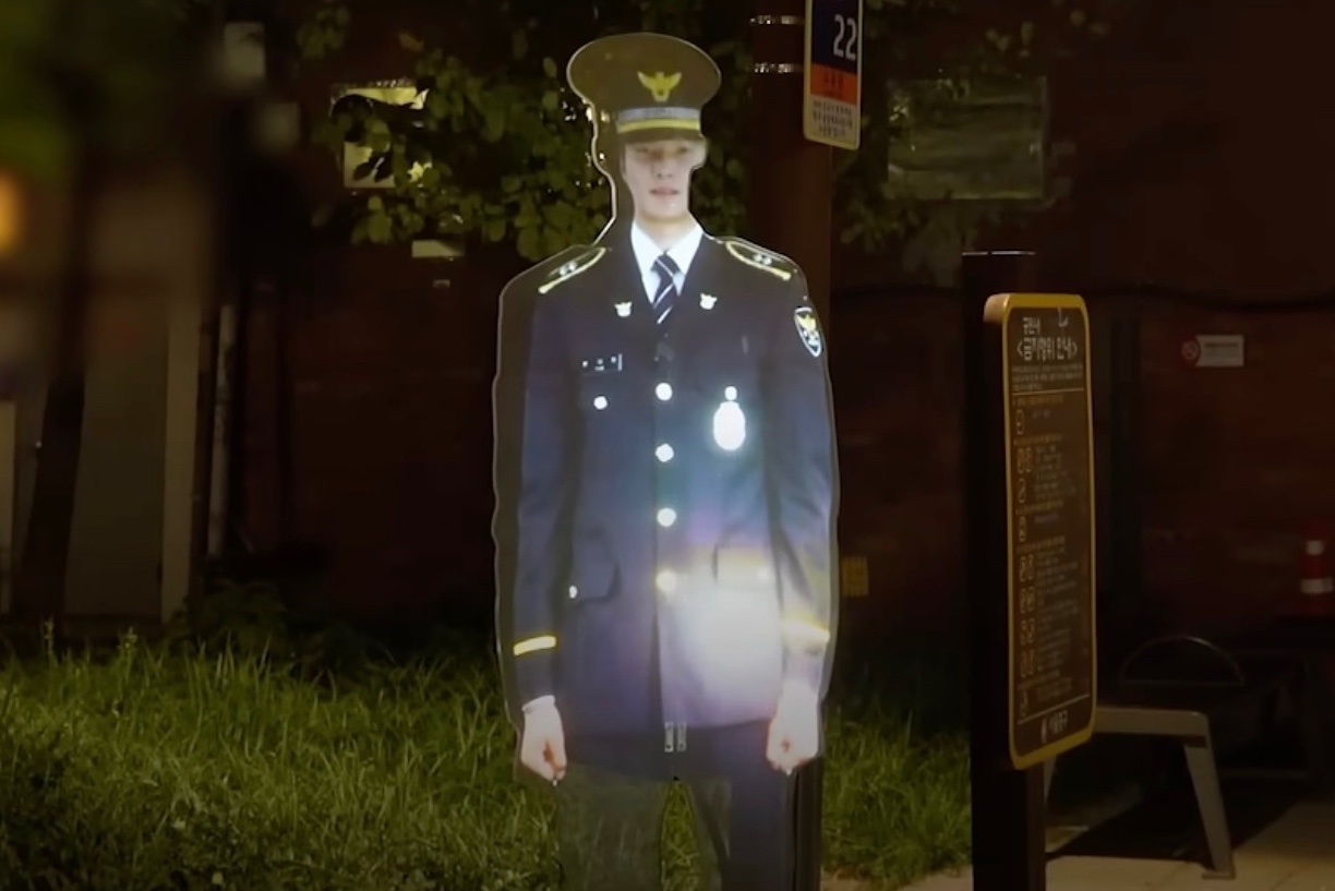 Het hon vi 'canh sat ma' o cong vien Han Quoc hinh anh