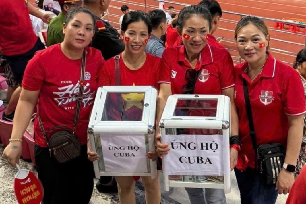 Thung tien 'ung ho Cuba' truoc SVD Lach Tray gay xuc dong hinh anh