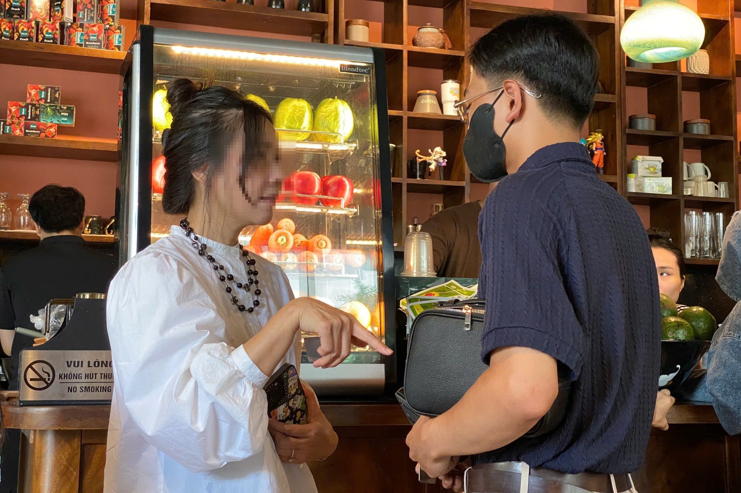 Thanh nien 'ra lenh danh nguoi' den tan quan ca phe xin loi hinh anh