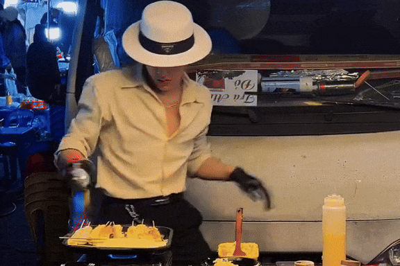 'Tong tai' ban pho mai nuong o cho Da Lat gay chu y hinh anh