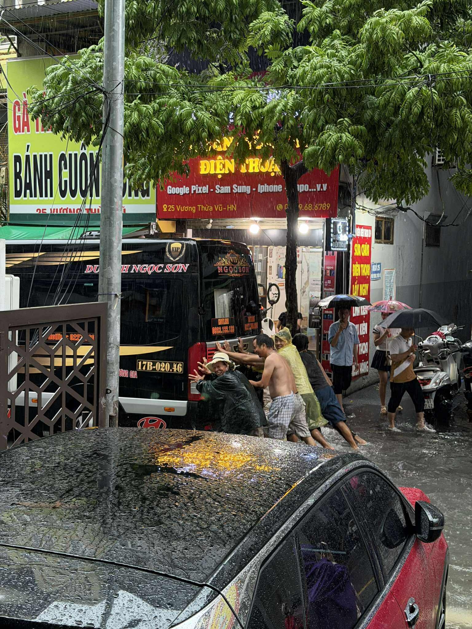 mua ngap o Ha Noi anh 4