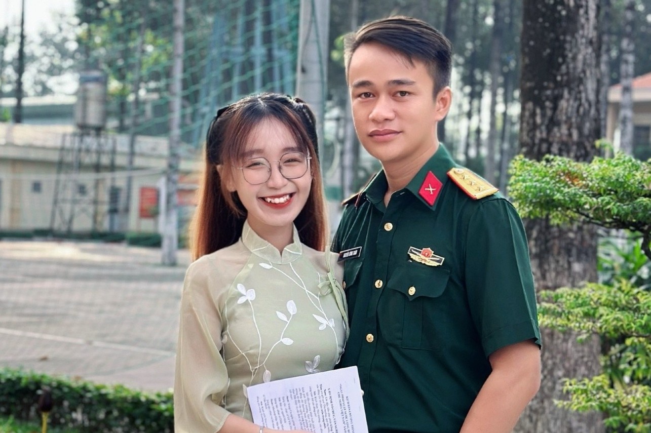 3 lan te nga khien co giao nen duyen voi anh bo doi o TP.HCM hinh anh