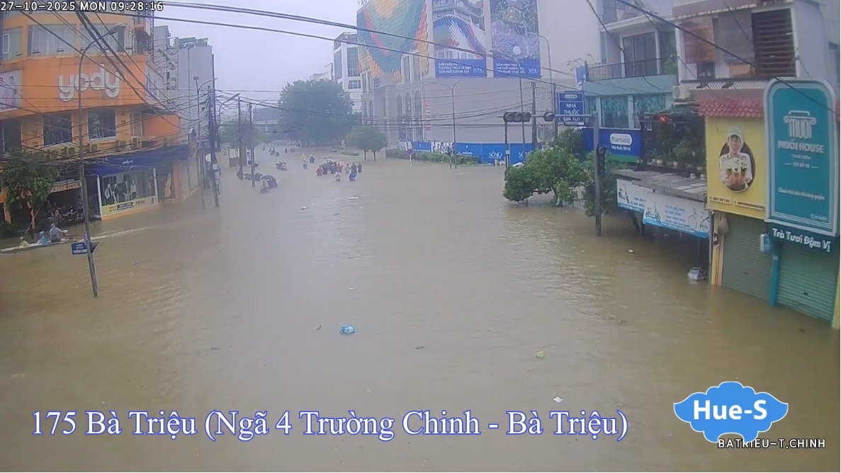 mưa lũ ở Huế ảnh 11 mua lu o Hue anh 11