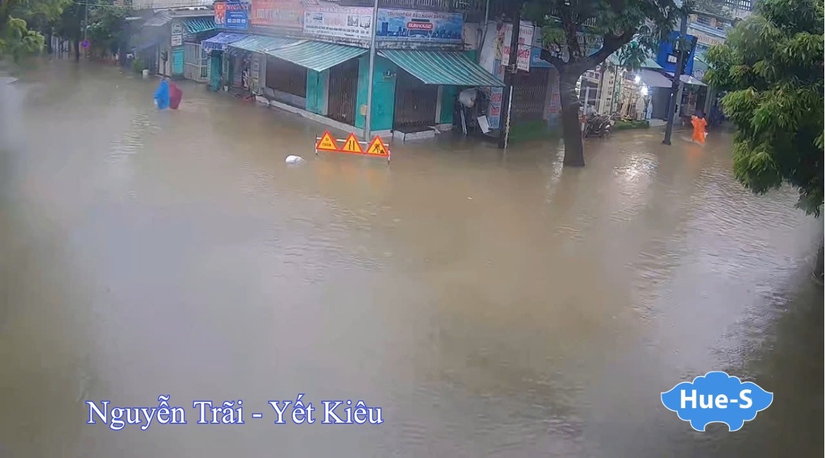 mưa lũ ở Huế ảnh 10 mua lu o Hue anh 10