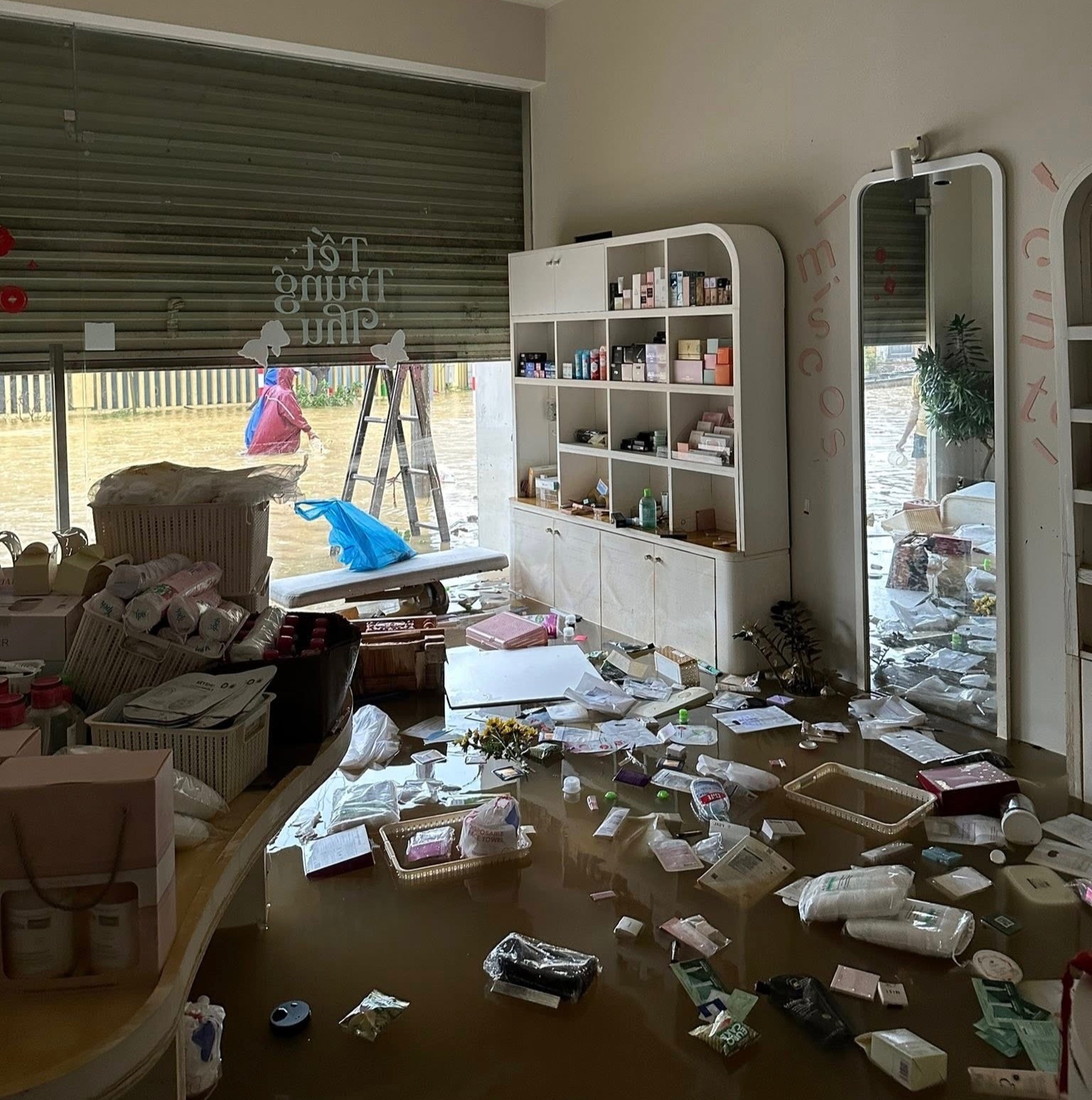 mưa lũ ở Huế ảnh 1 mua lu o Hue anh 1