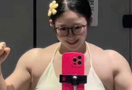 Clip hut trieu view cua 'cong chua co bap' Trung Quoc hinh anh