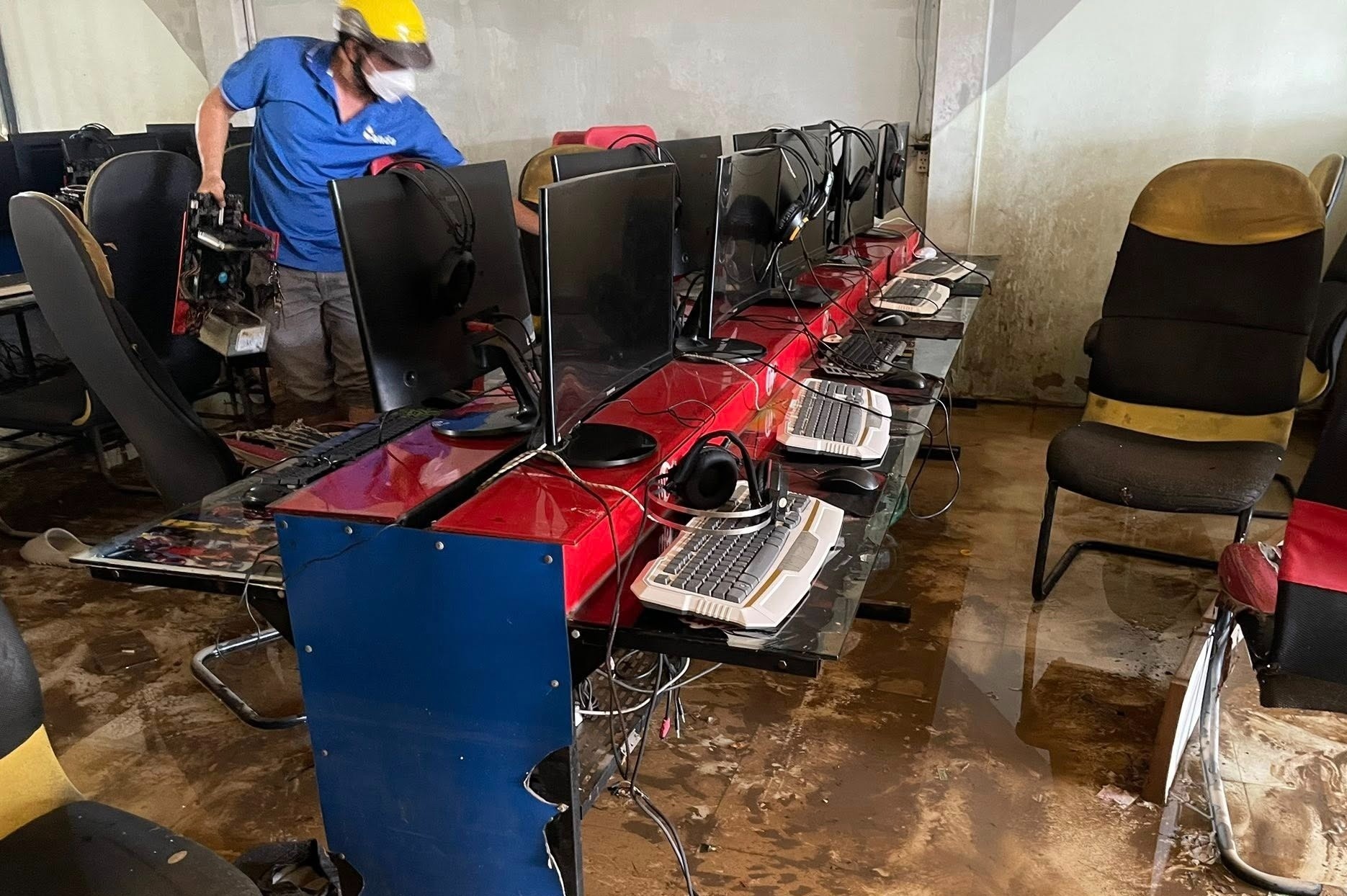 Tiem game o Lam Dong mat trang sau lu du hinh anh