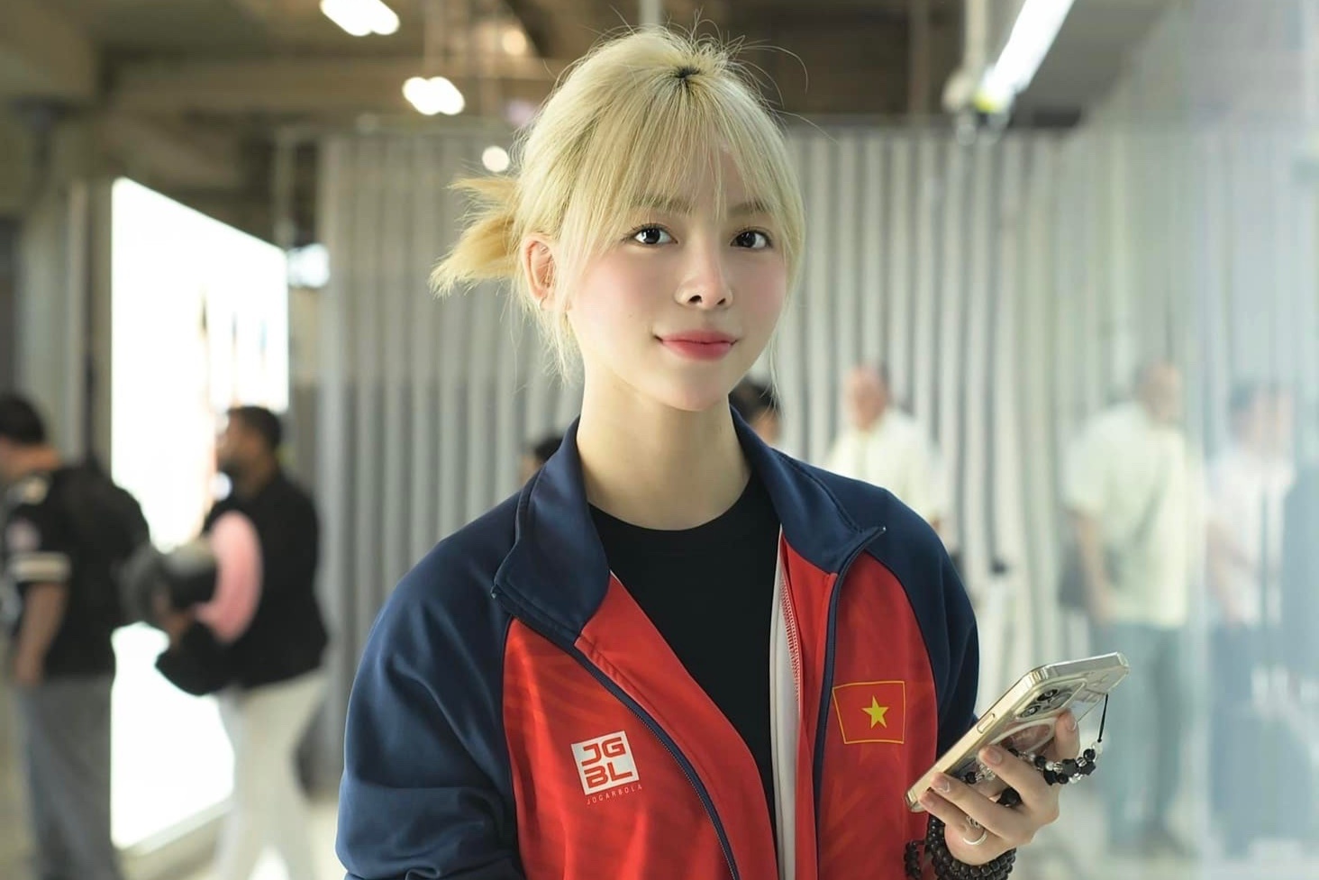 'Hoa khoi ban sung' du SEA Games 33, mang quan ham Trung uy hinh anh