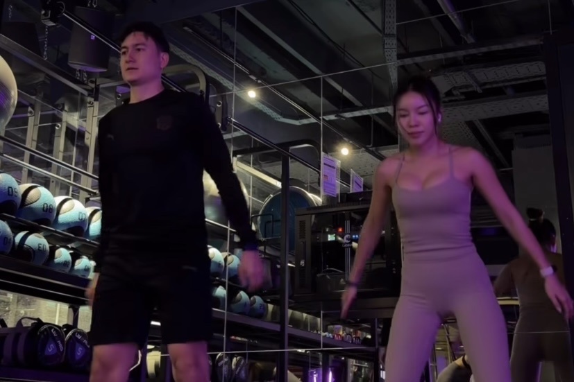 Vo chong Van Lam - Yen Xuan cung tap gym khi ve Nga hinh anh