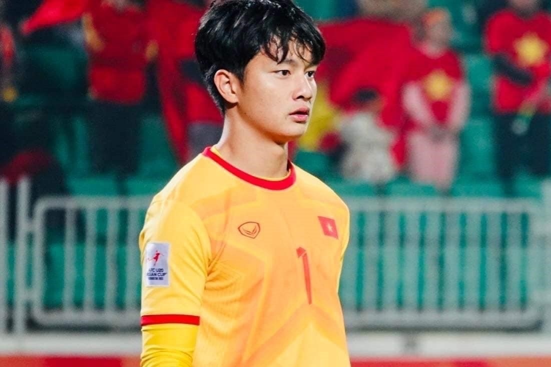 'Nam than thu mon' cao 1,83 m cua U22 Viet Nam hinh anh