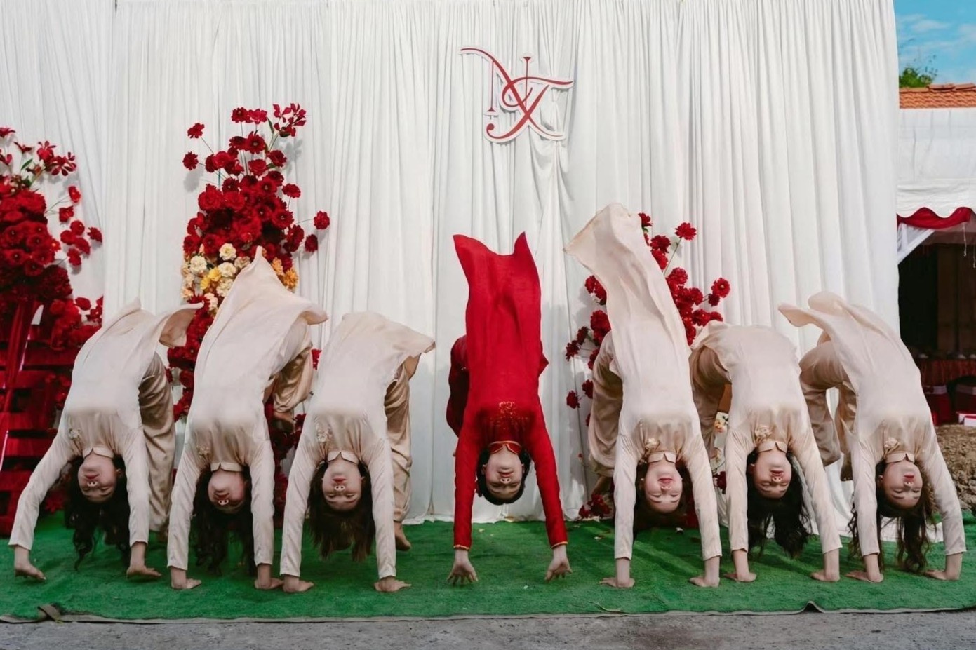 Thuc hu anh co dau, dan be trap mien Tay 'nhao lon, trong cay chuoi' hinh anh