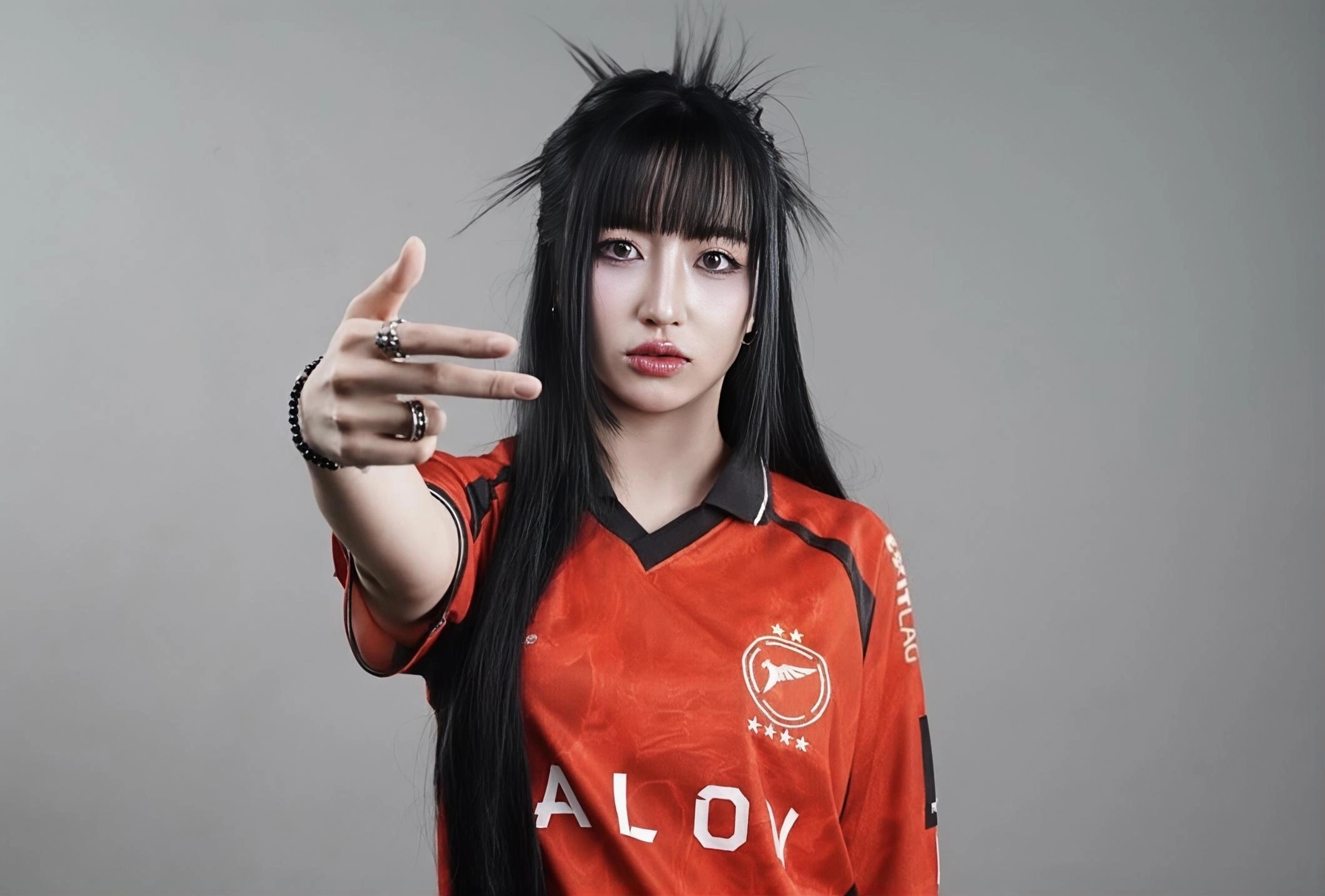 Toan canh be boi gian lan khien 'hot girl eSports' Thai Lan bi bat hinh anh