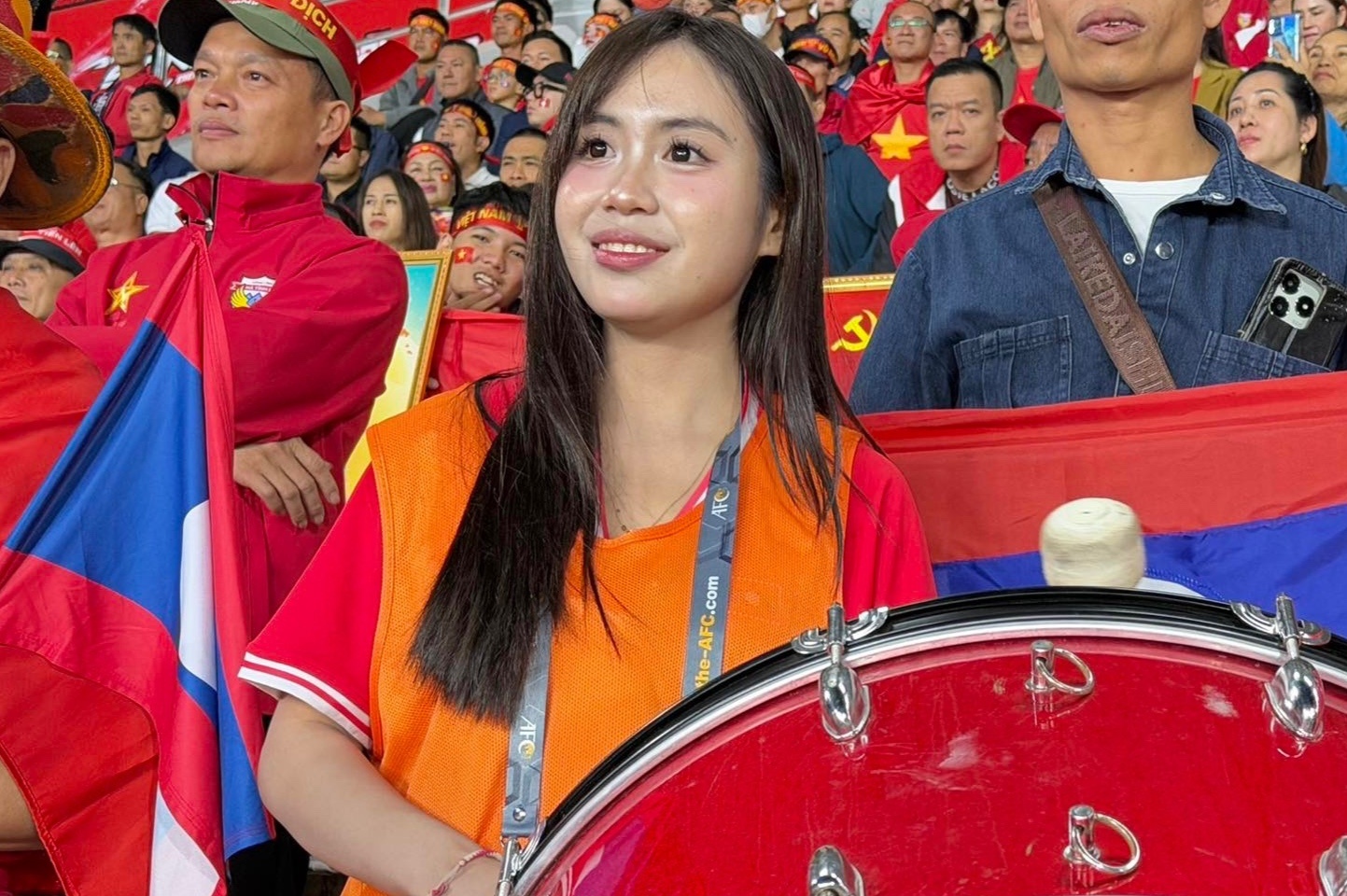 Hot girl Lao bi 'tan cong' vi vu trong tai tu choi ban thang Viet Nam hinh anh