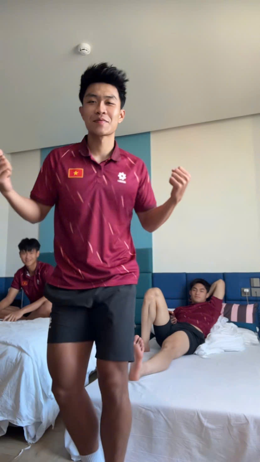 Trung Kien khoe HCV anh 2