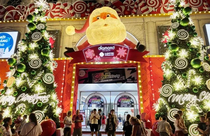 Le Giang sinh 2025 anh 2