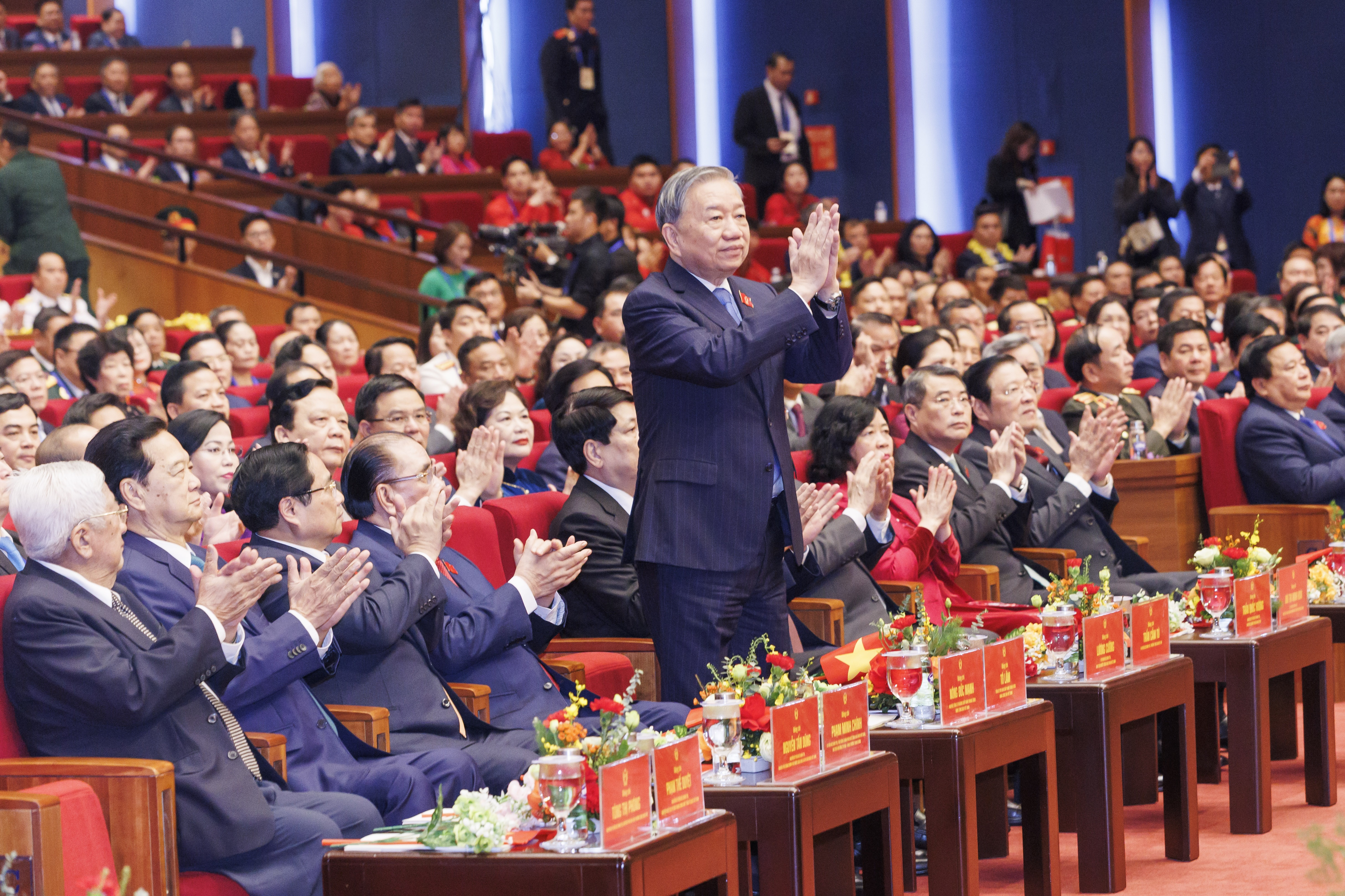 thi dua yeu nuoc anh 1