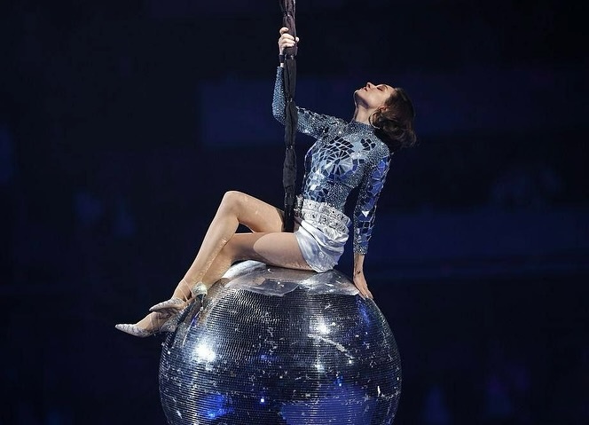 nu than truot bang anh 10