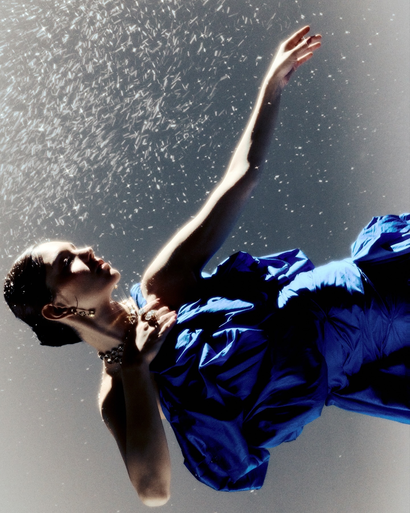 nu than truot bang anh 8