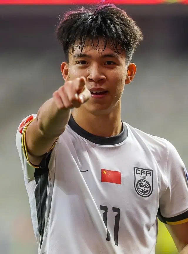 cau thu dat gia anh 4