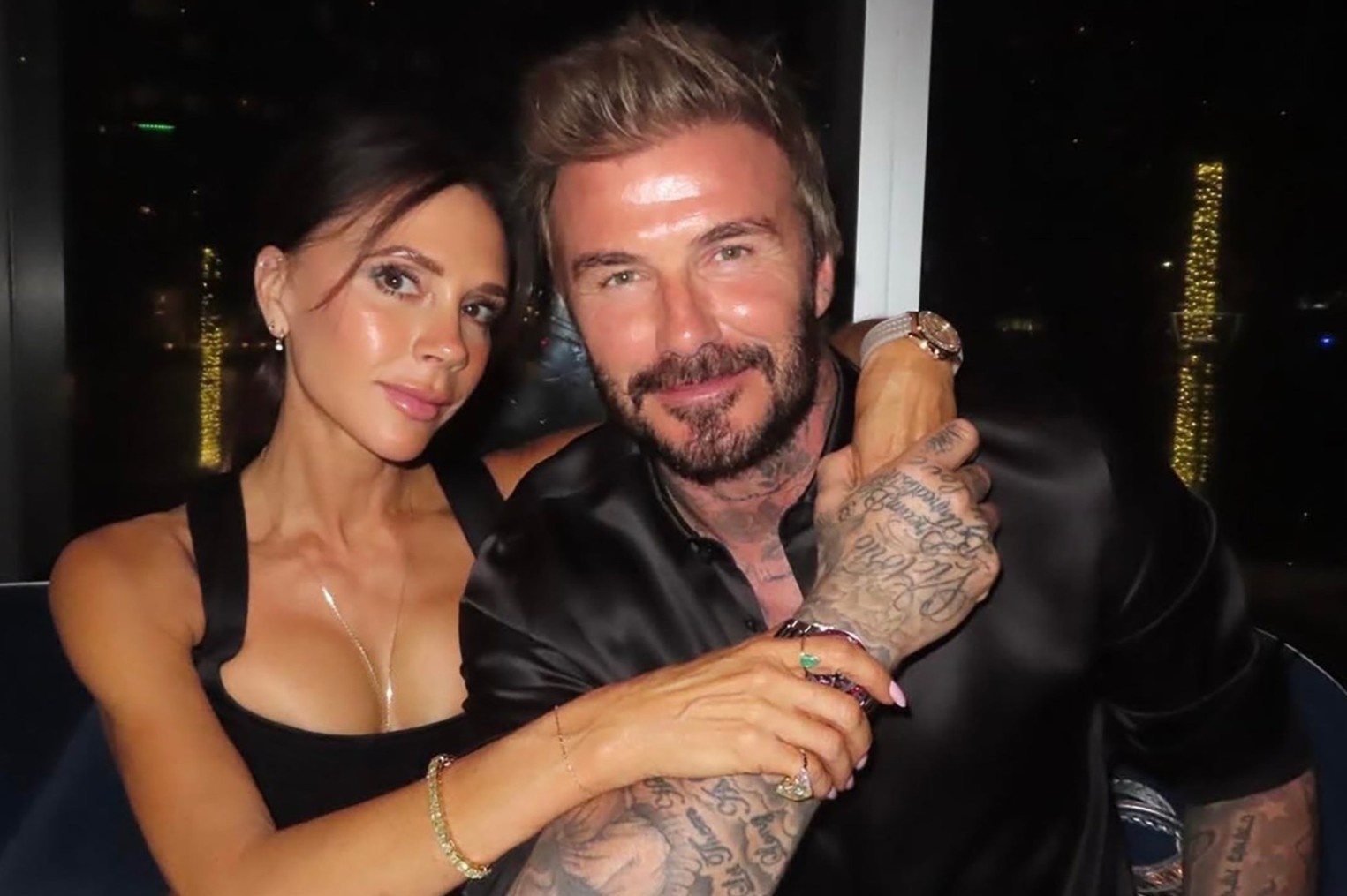 'Qua bom no cham' trong nha Beckham hinh anh