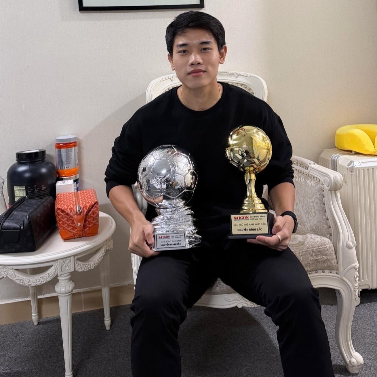 follow cua dinh bac anh 1