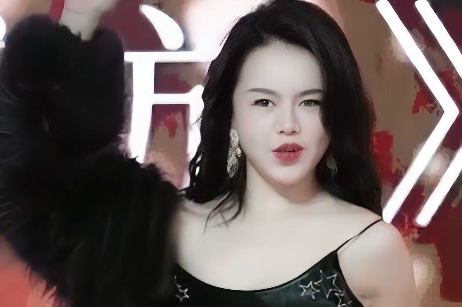 Lop hoc bien tuong cua 'chuyen gia tinh duc so 1 TQ' vua bi dieu tra hinh anh