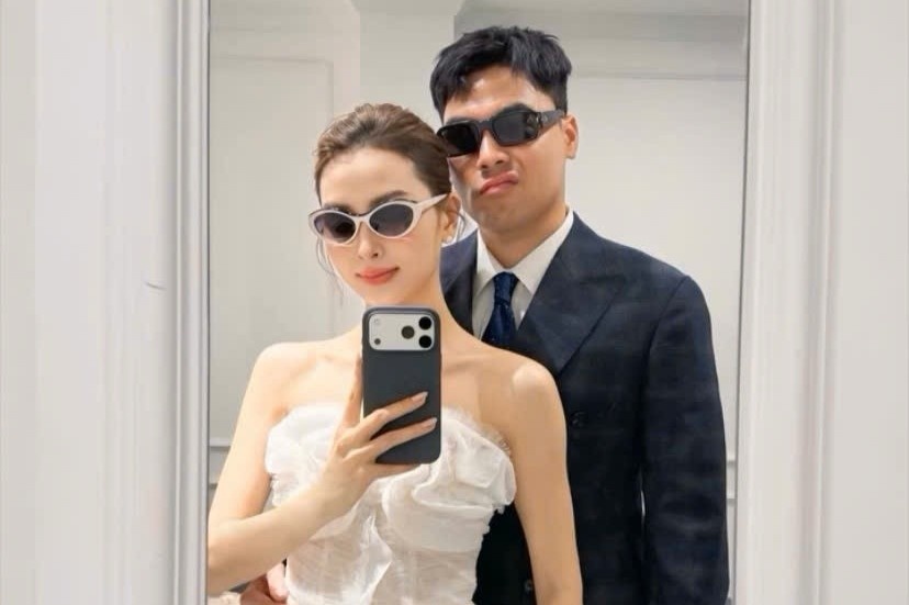 Duc Huy va MC Mu Tat sap cuoi hinh anh