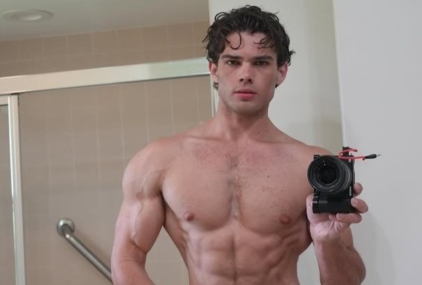 Vo sinh vi 'phai dep bang moi gia' tu nam 14 tuoi hinh anh