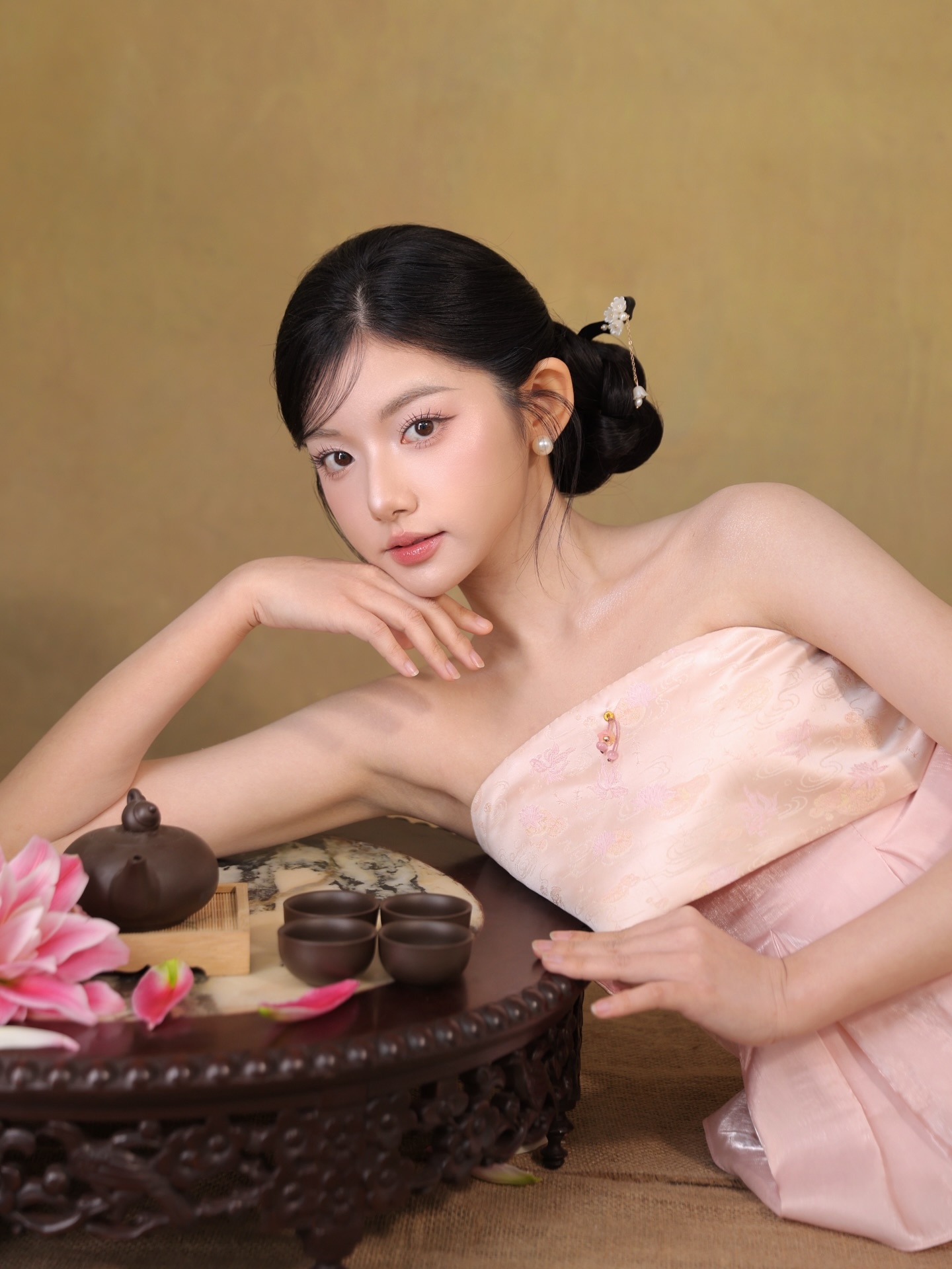 hot girl tuoi Ngo anh 2