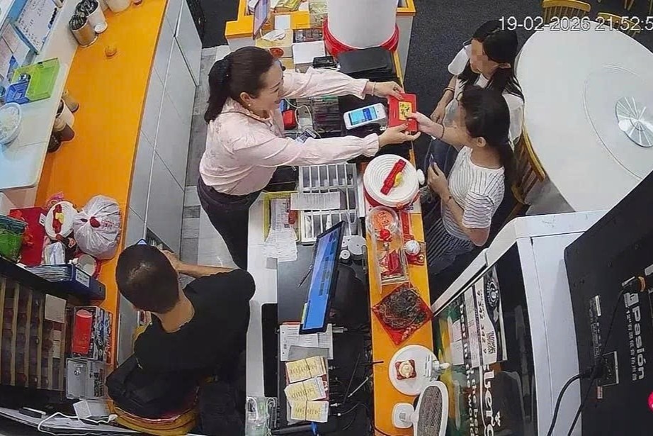 Tinh nham gia tom hum re 100 lan, chu ngo ngang khi khach quay lai tra hinh anh