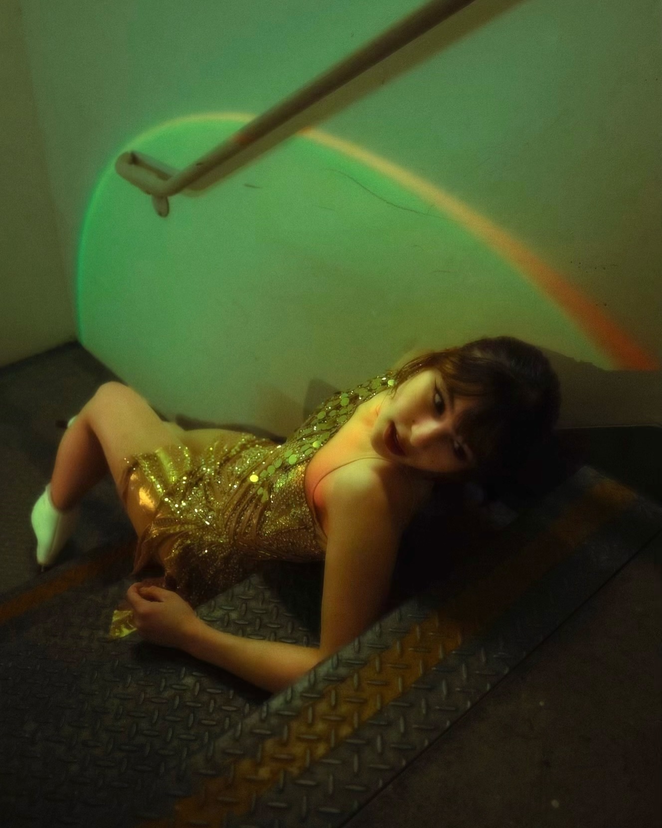 nu than truot bang anh 6