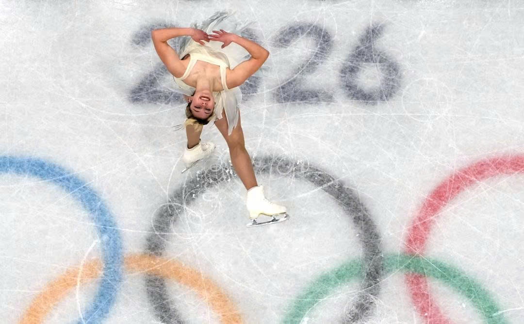 nu than truot bang anh 8