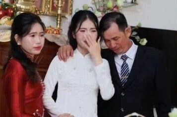 Clip bo co dau vua moi khoc sut sui da 'quay cuc sung' gay bao mang hinh anh
