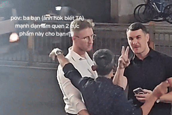 Clip bố làm quen 'cực phẩm trai Tây' cho con gái ở TP.HCM gây sốt