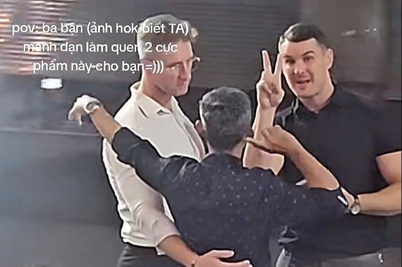 Ong bo lam quen voi trai Tay cho con gai du khong biet tieng Anh hinh anh