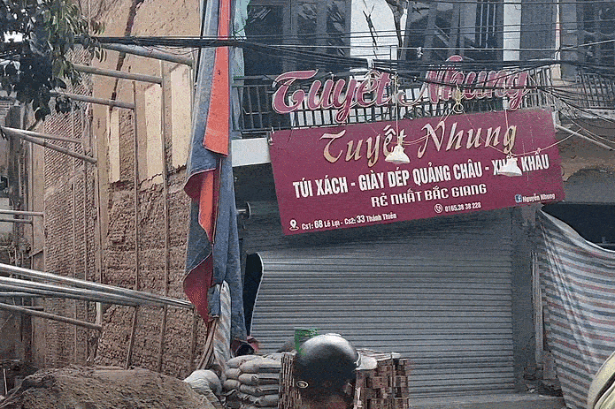 Gia chu bat khoc chung kien nha 3 tang nut toac do hang xom dao mong hinh anh