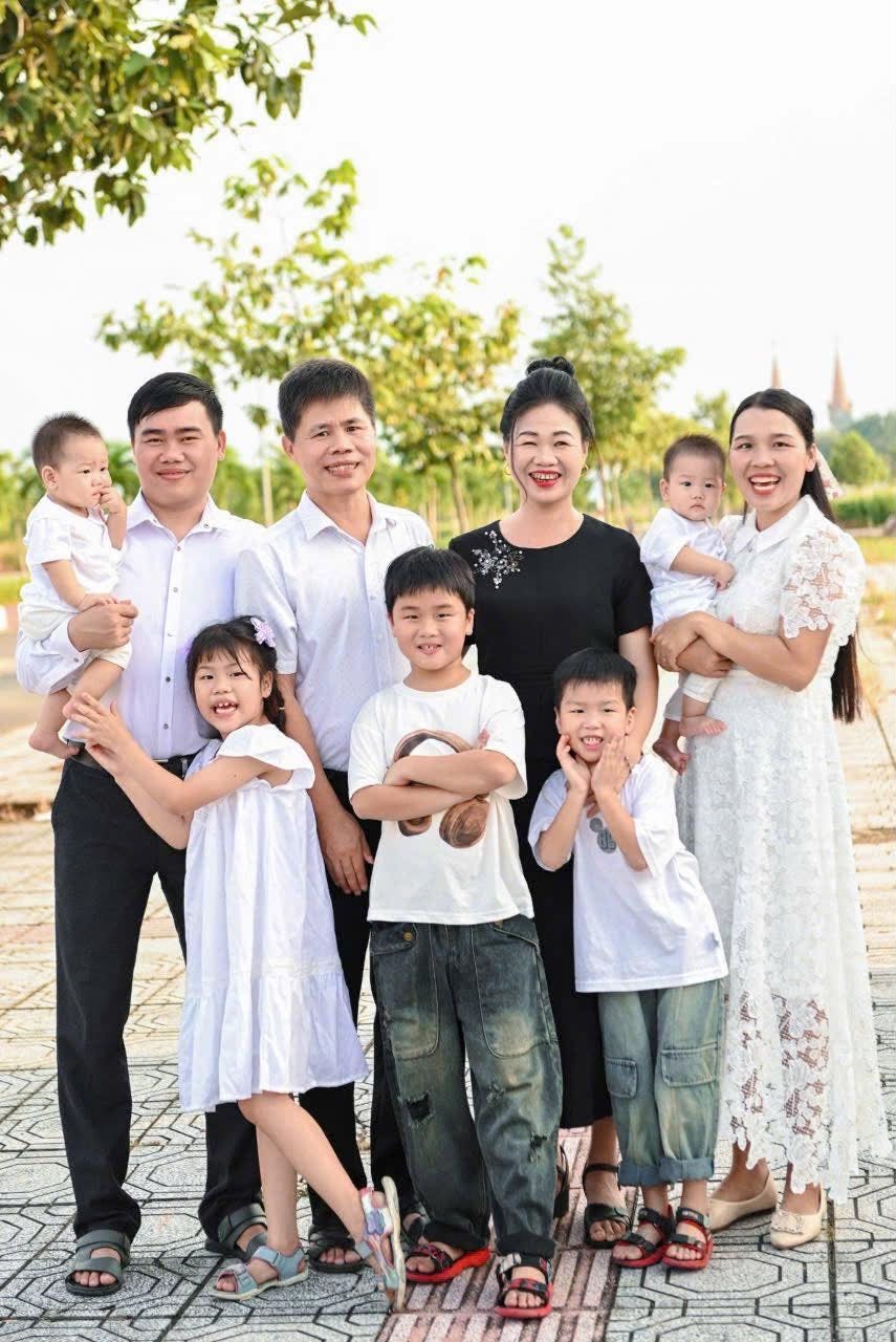 3 chi em anh 4