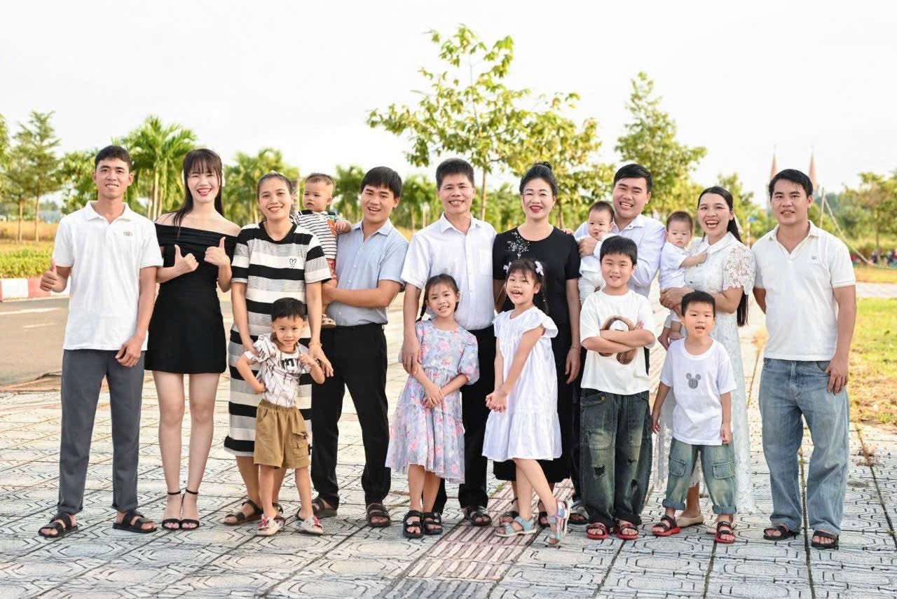 3 chi em anh 2
