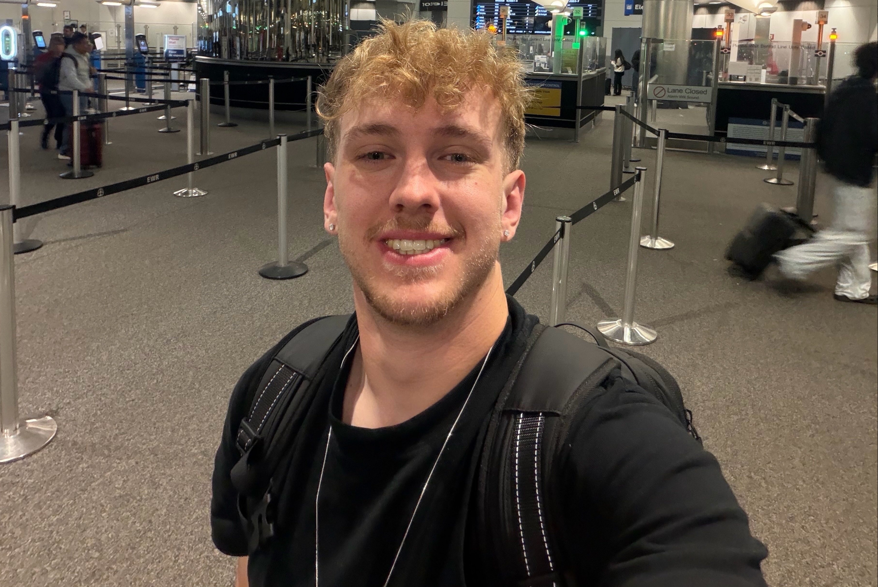 YouTuber Duc vua den My, bang hoang vi doi nha bi loai khoi World Cup hinh anh