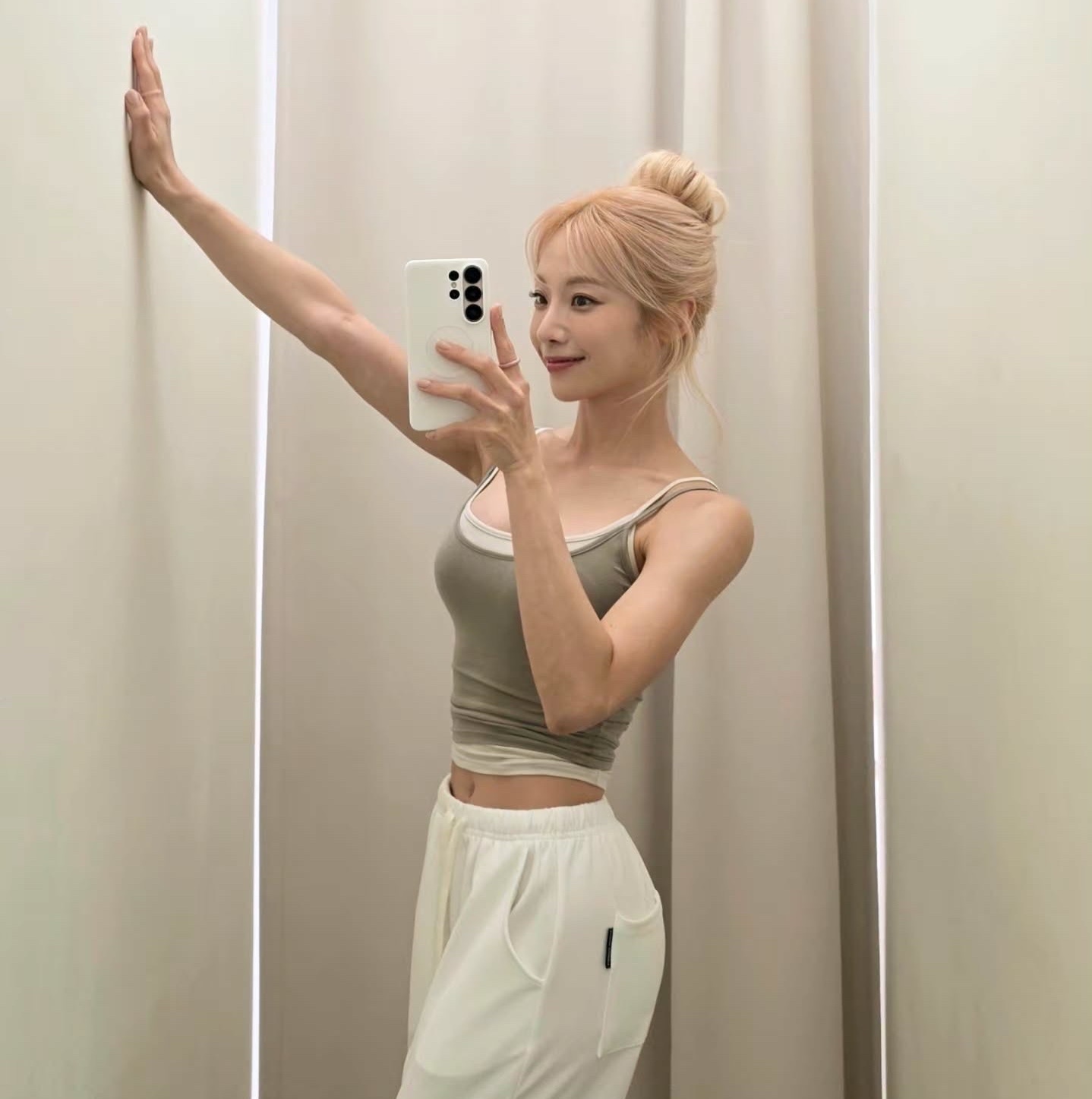 hot girl phong gym anh 2