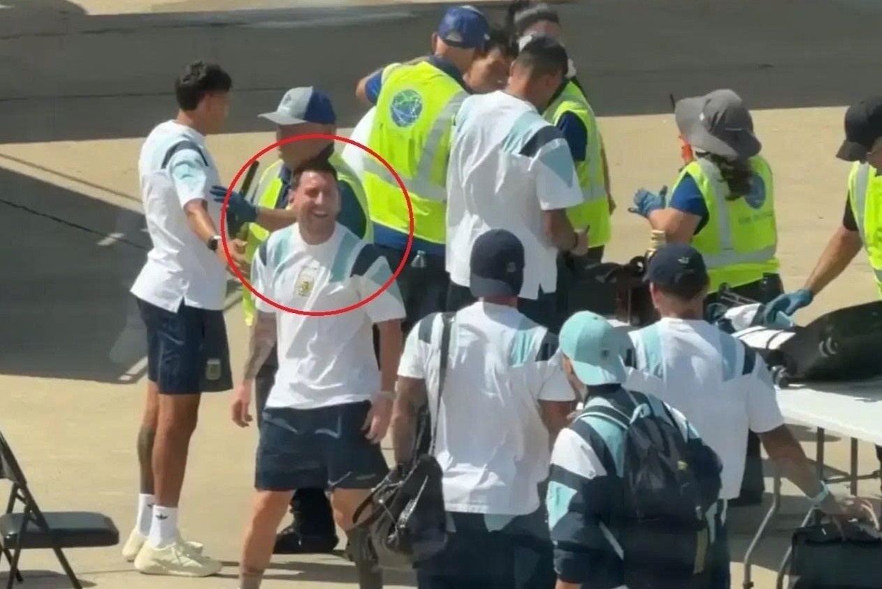 Khoanh khac gay sot cua Messi khi kiem tra an ninh hinh anh