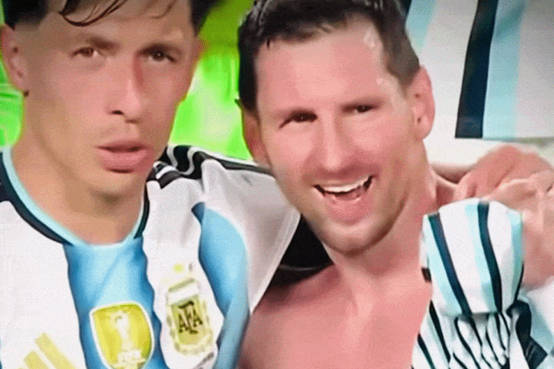 Cảnh Messi 'quét map' giúp Martinez tìm gia đình trên khán đài gây sốt
