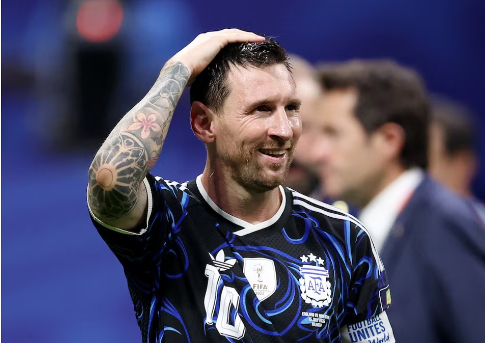 Messi tặng gì cho toàn đội Argentina sau World Cup?