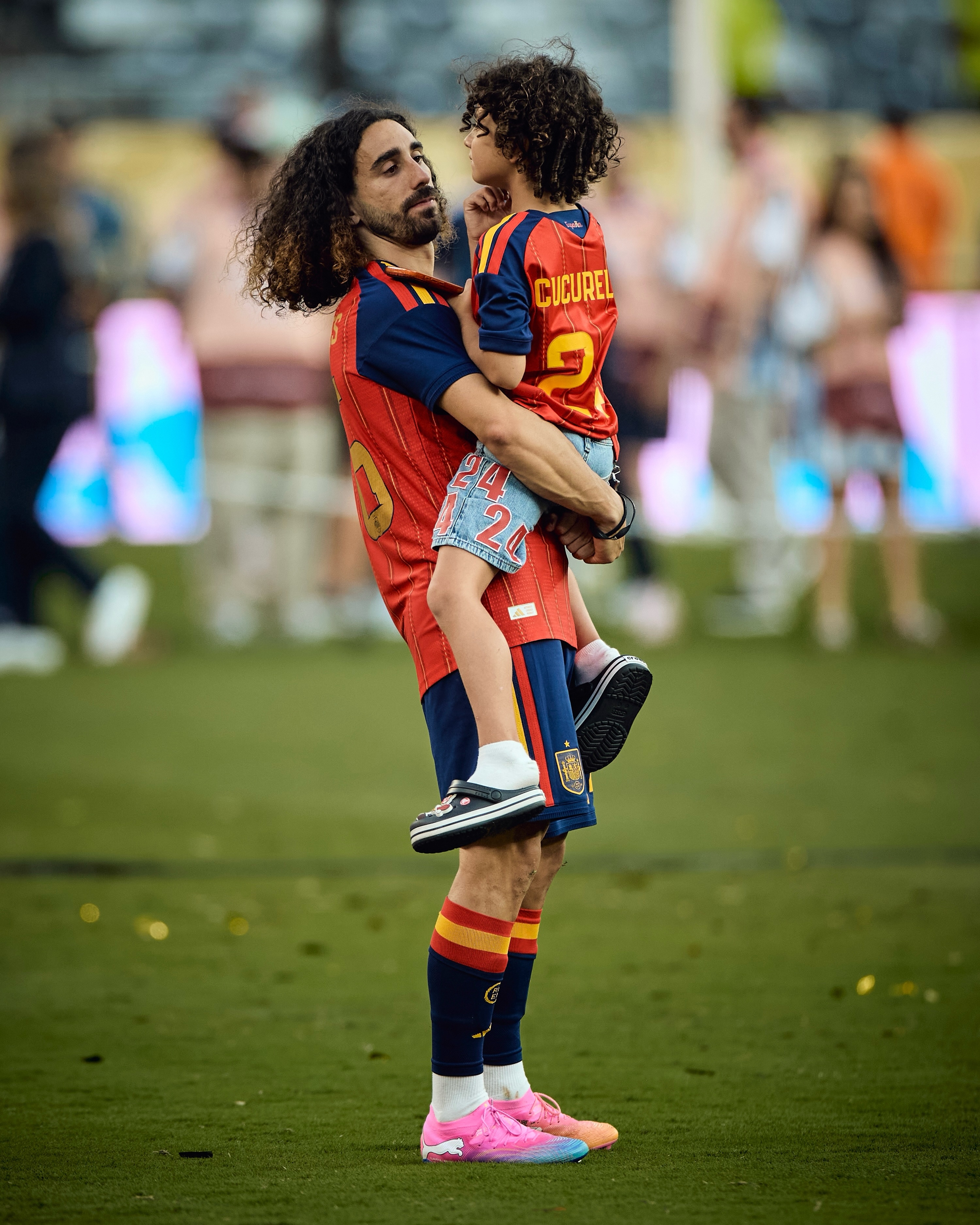 Cucurella ảnh 3