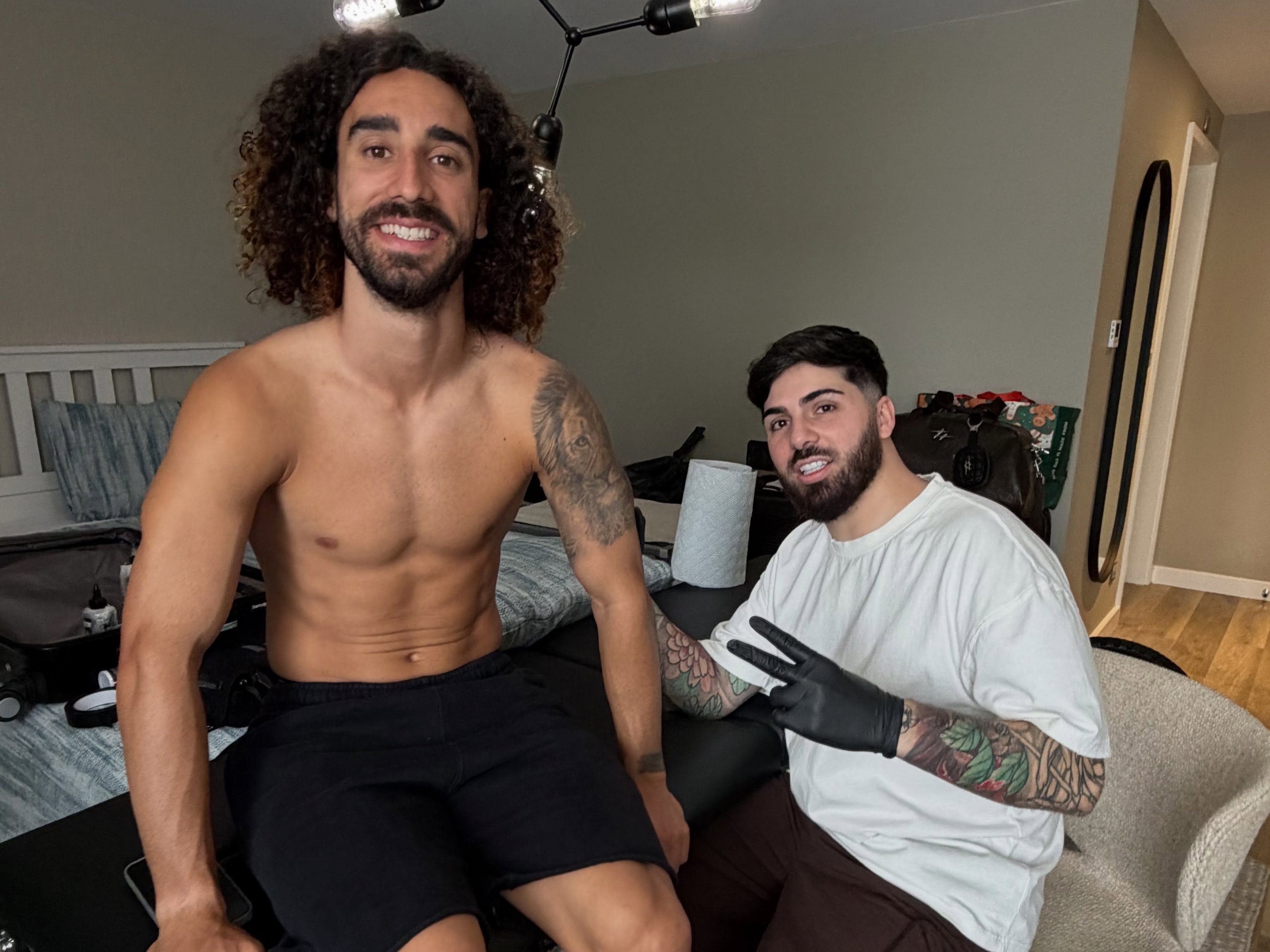 Cucurella ảnh 1