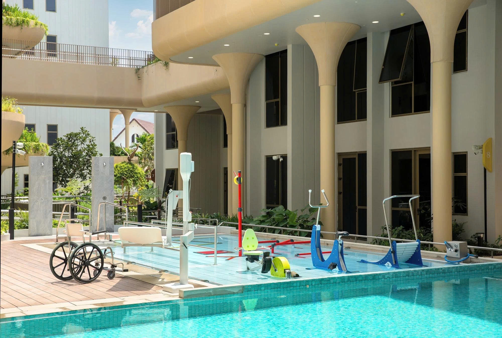 kinh tế người gi&agrave; ảnh 4