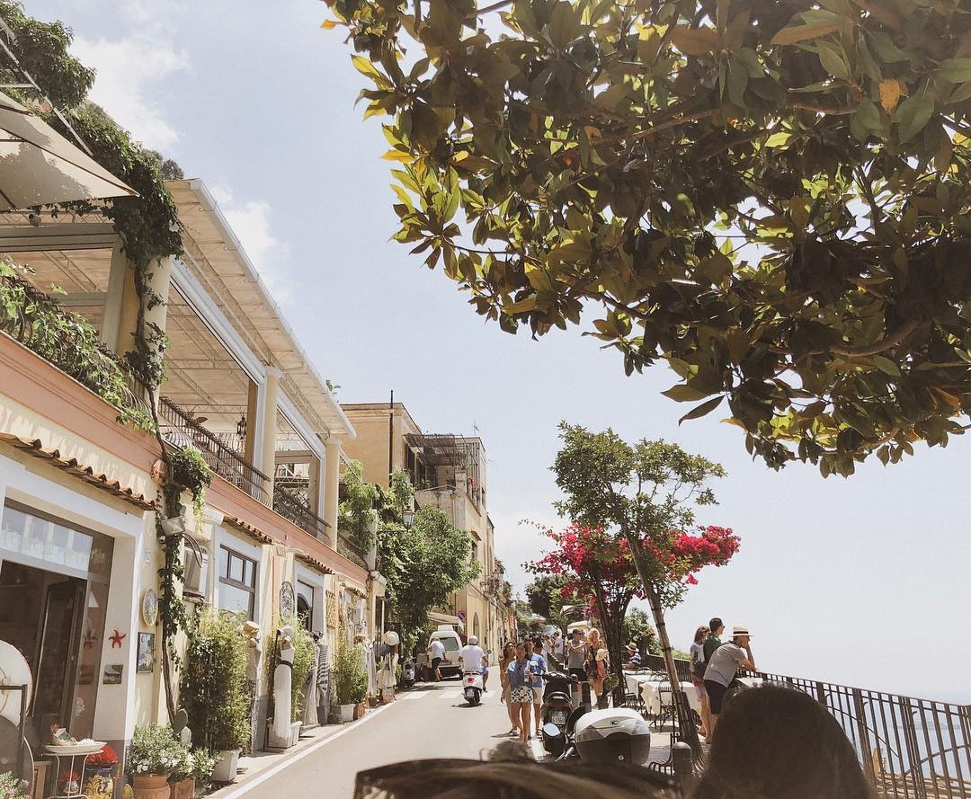 Anh du lich cua nang WAG tuyen Bi anh 27