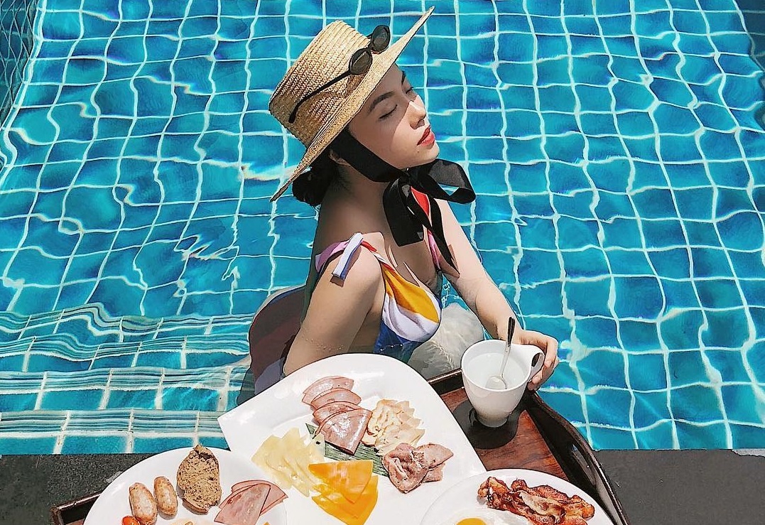 Ngam do an ngon, sang chanh tren Instagram hot girl Ha Truc hinh anh