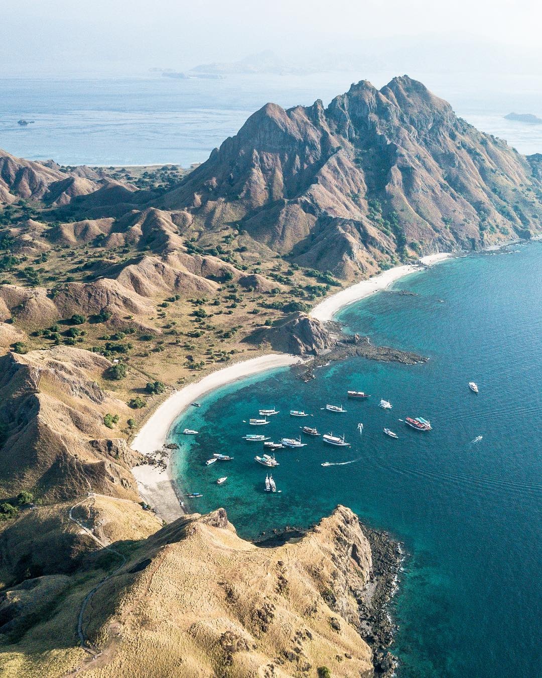 bai bien hong dao Komodo anh 10