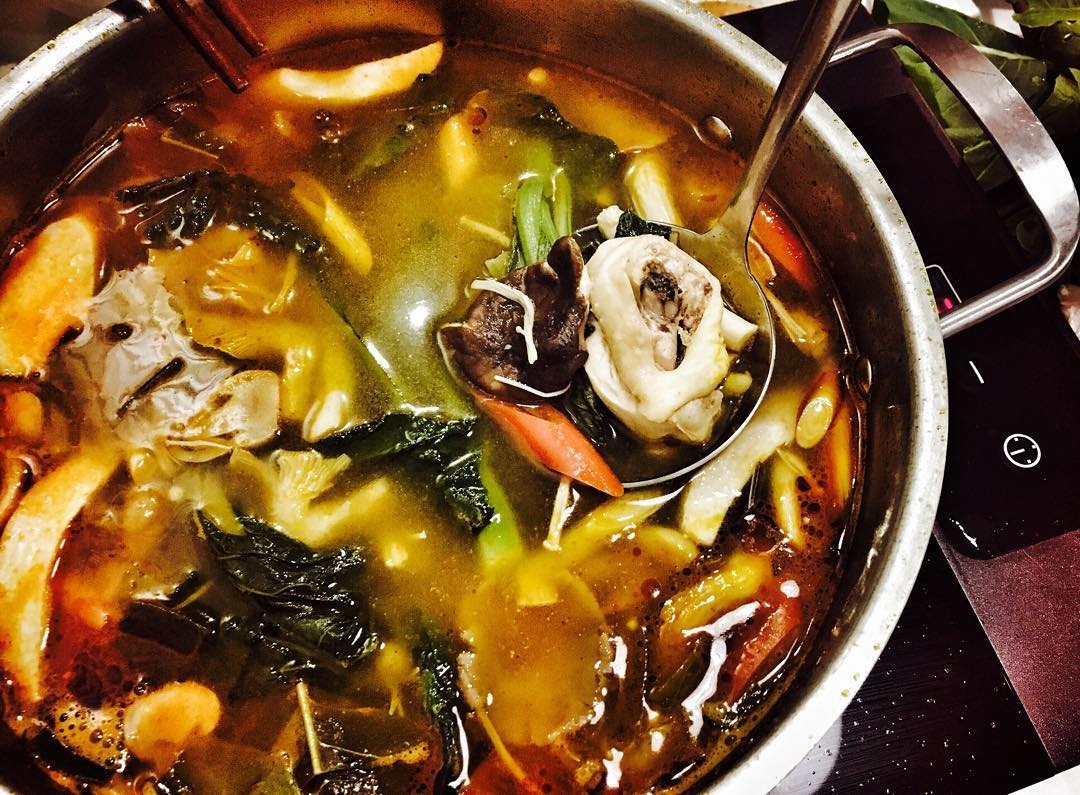 cac quan lau Ha Noi ngay gio mua anh 11